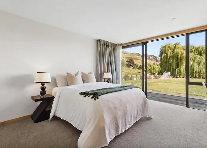 Luxury 4 Bedroom * Wanaka