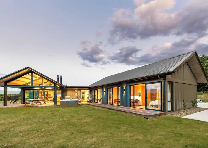 Ferienhaus Luxury 4 Bedroom Wanaka